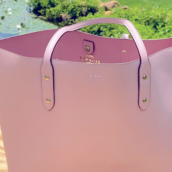 Baby Pink Coach Tote!💕 - Picture 5 of 10